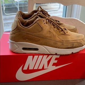 Used NIKE Air Max 90 Ultra 2.0 LTR